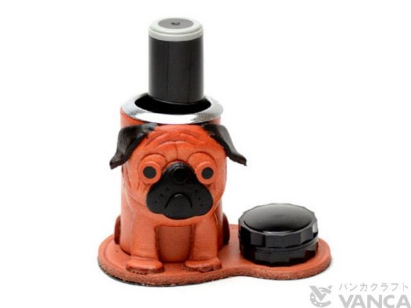 PUG LEATHER SEAL STAND
